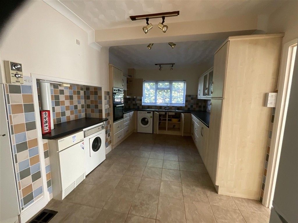 Property photo 2 of 13 Kitchen