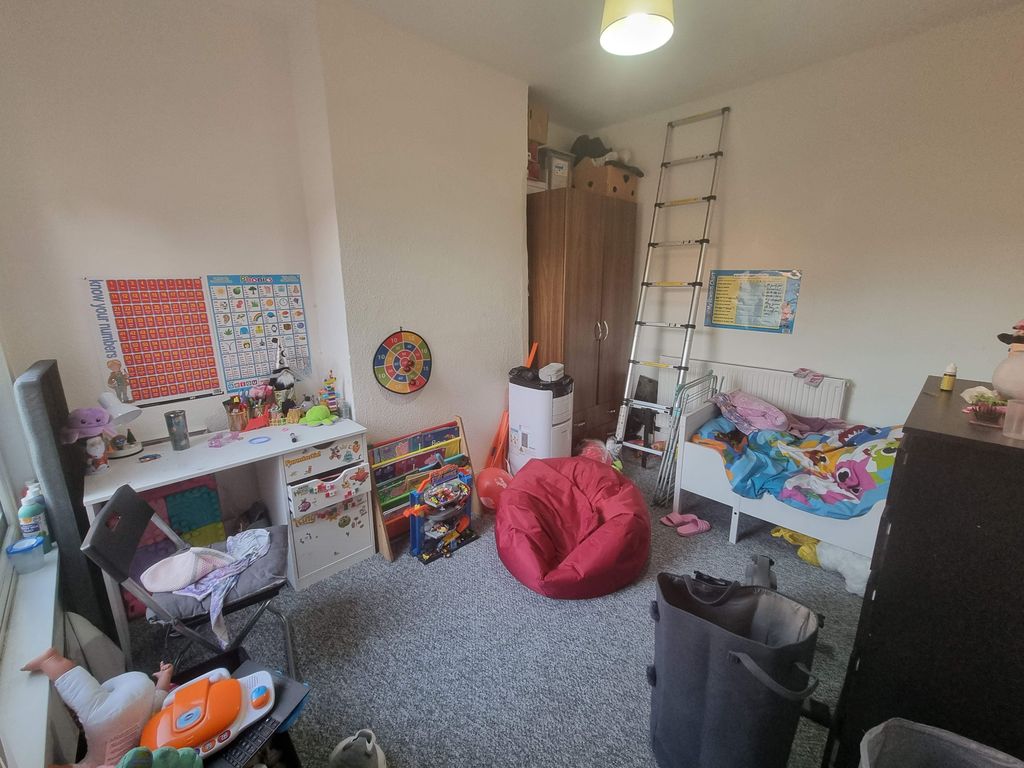 Property photo 3 of 5