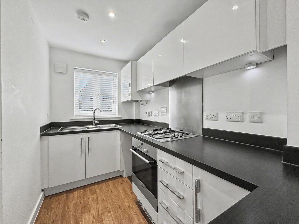 Property photo 2 of 25