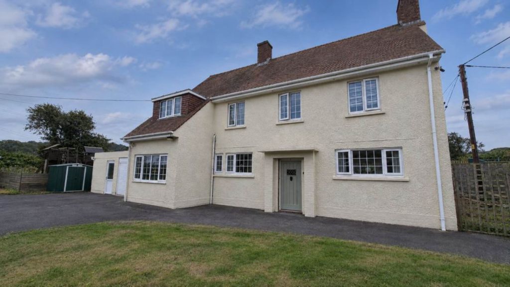 Property photo 1 of 33
