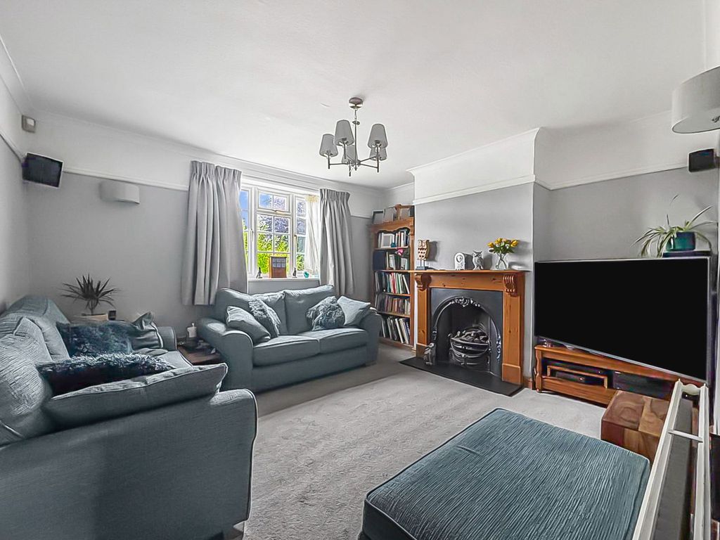 Property photo 3 of 11