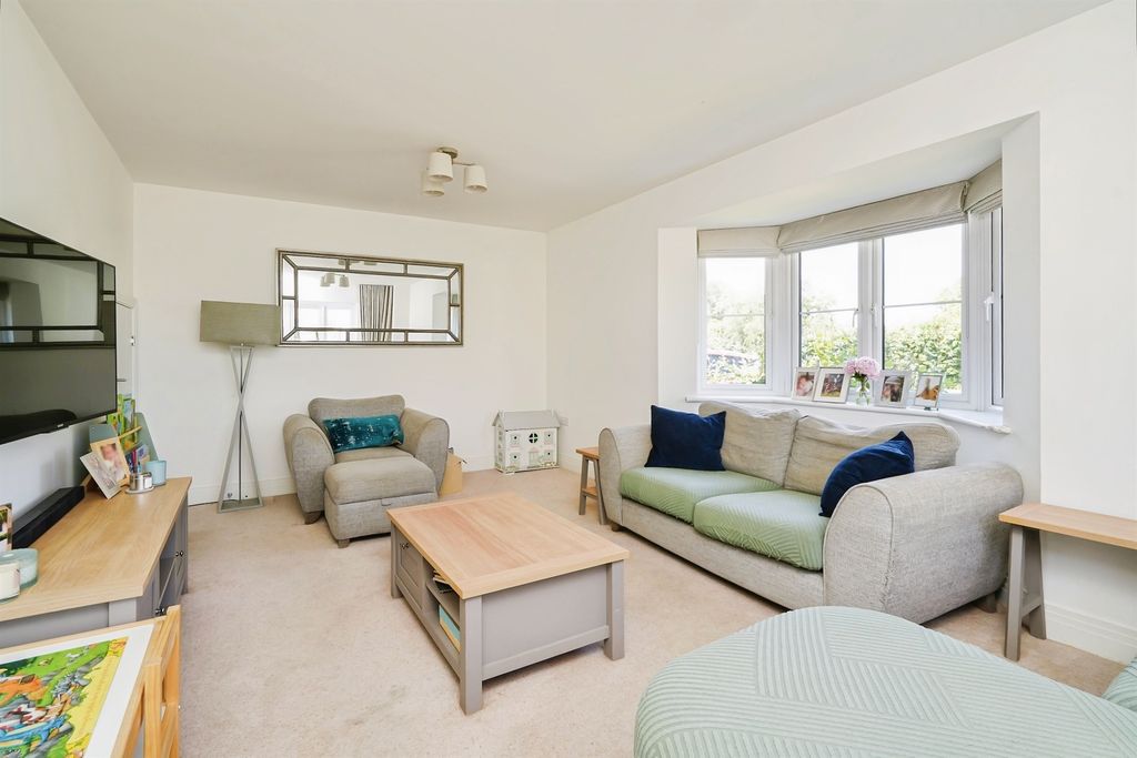 Property photo 3 of 19