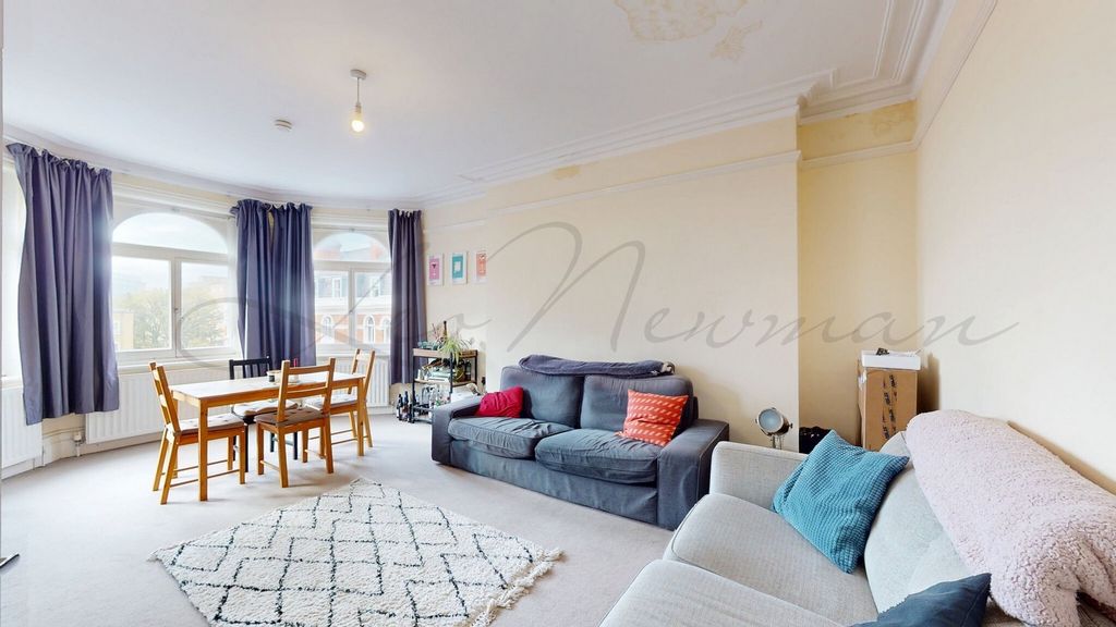 Property photo 2 of 25