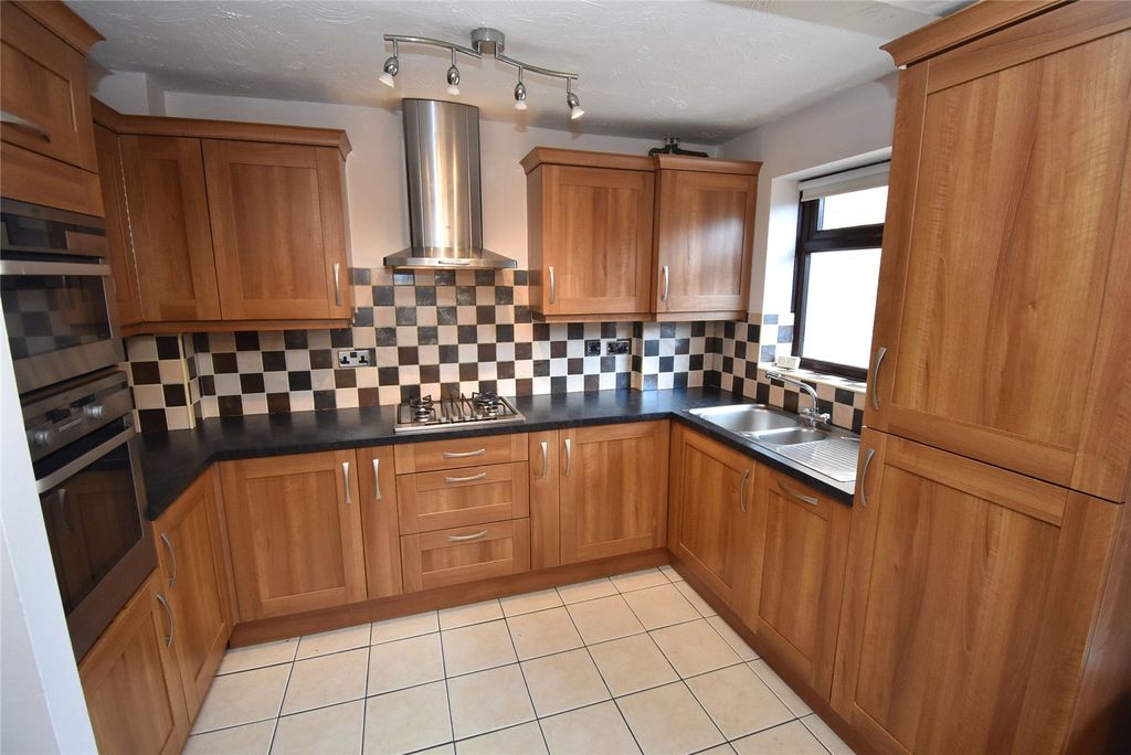 Property photo 3 of 17 Picture No. 25