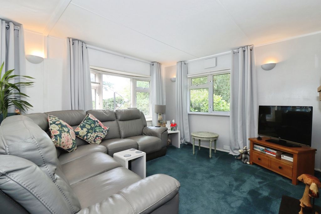 Property photo 3 of 14 Pbox-Img.Jpg