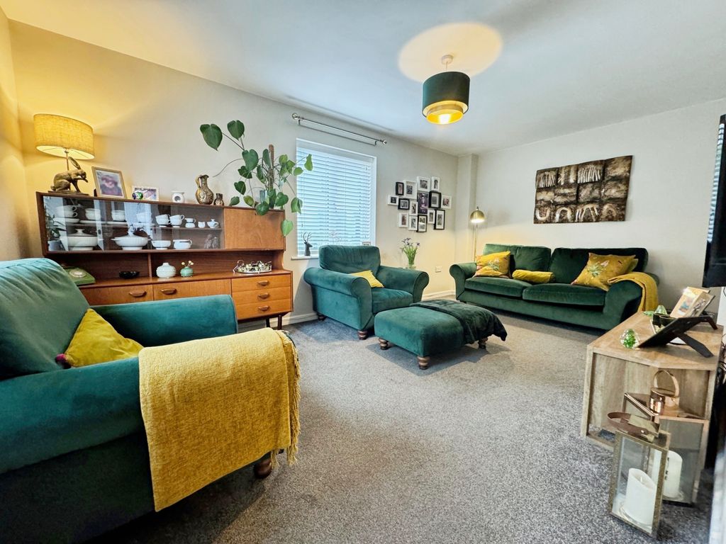 Property photo 3 of 20