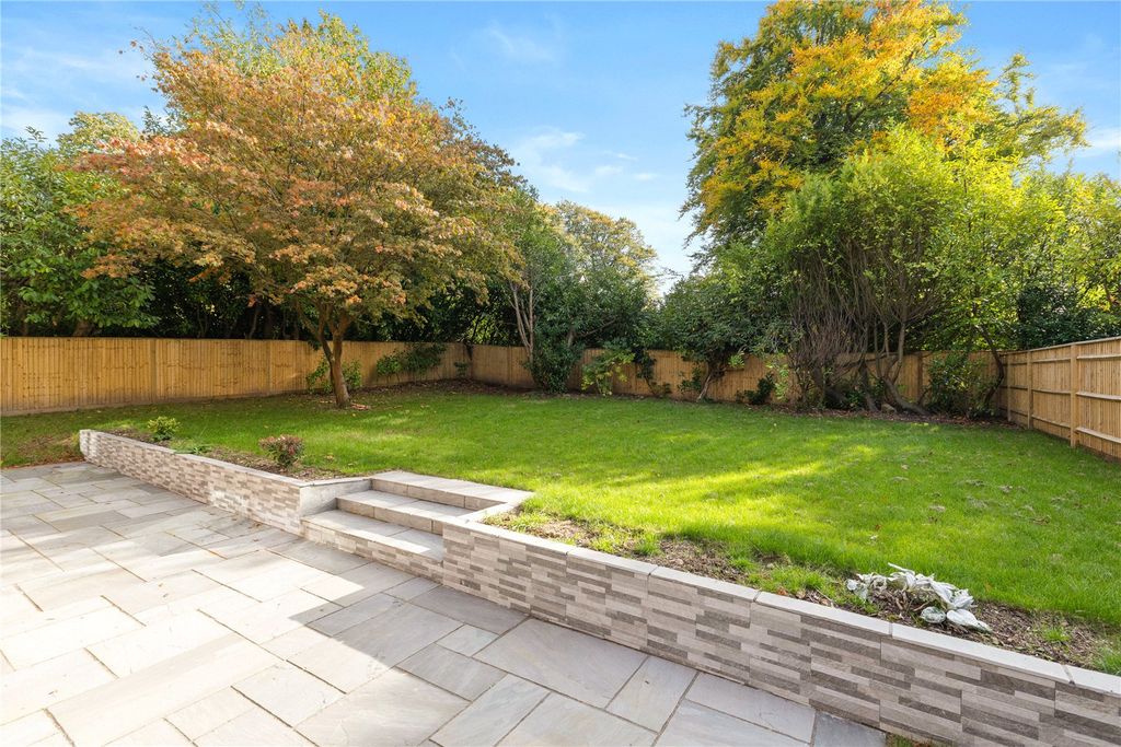 Property photo 3 of 20 Garden