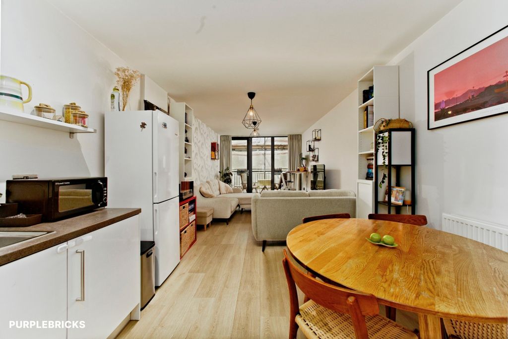 Property photo 3 of 19
