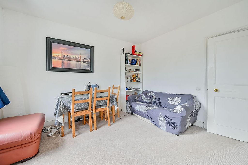 Property photo 3 of 5
