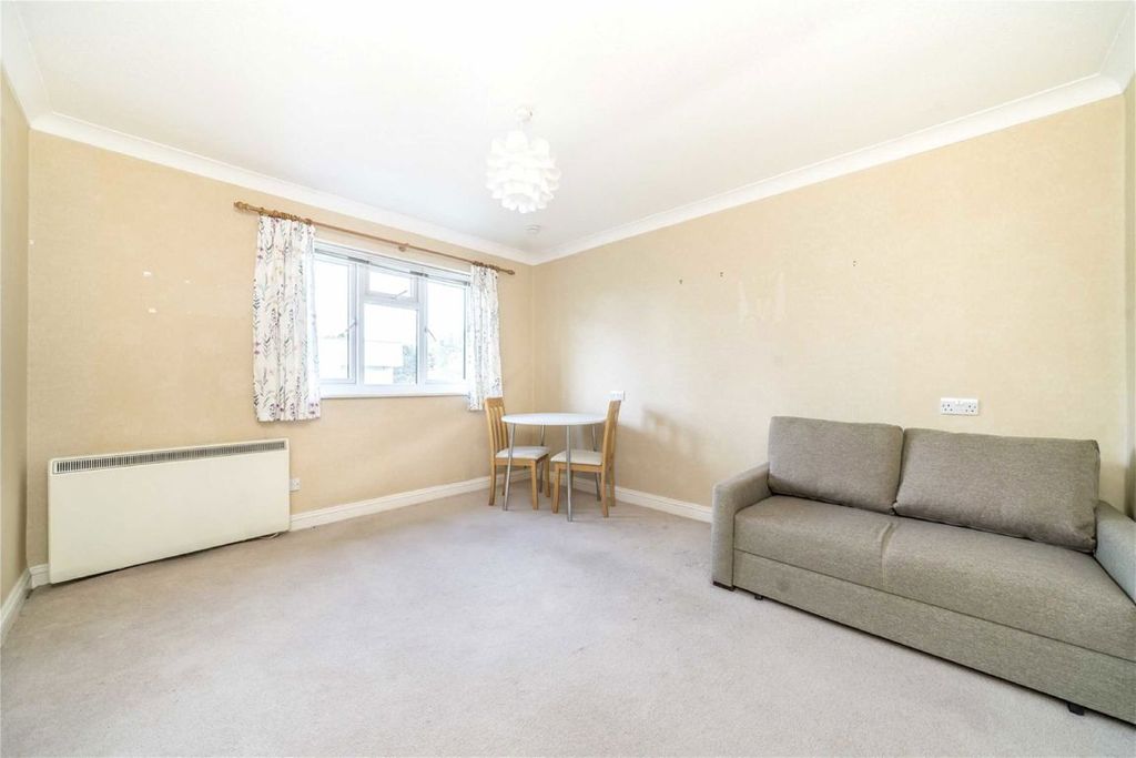 Property photo 3 of 6