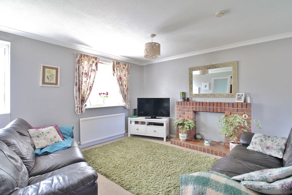 Property photo 2 of 23