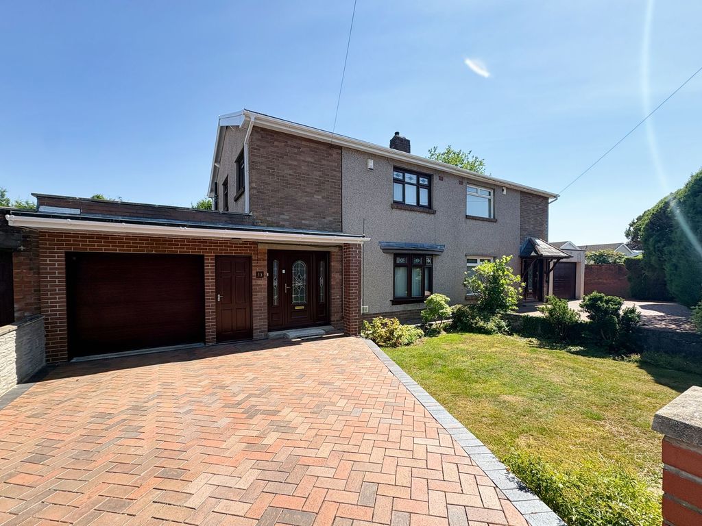 Property photo 1 of 28