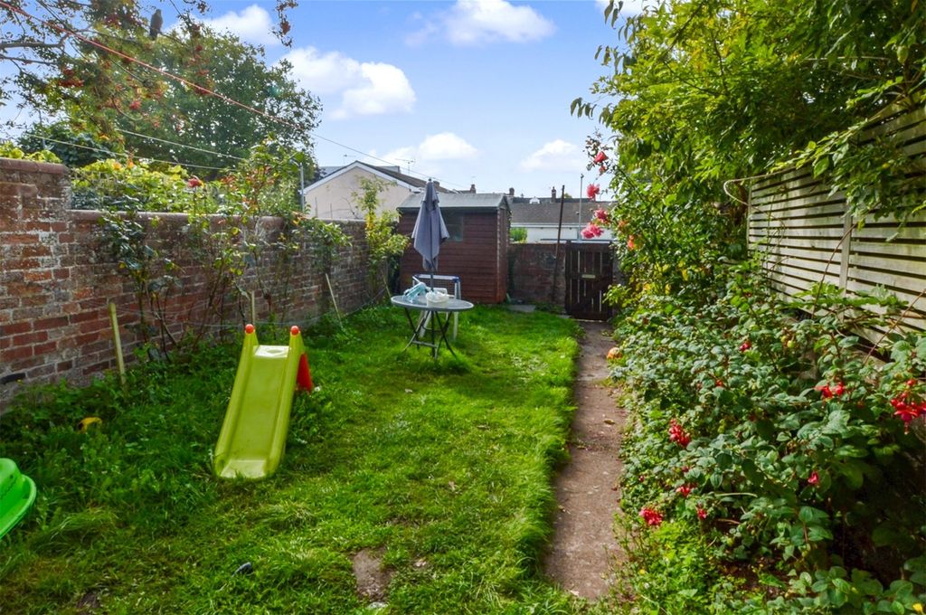 Property photo 2 of 13 Garden