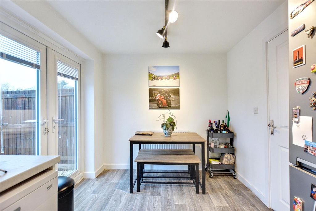 Property photo 3 of 19 Kitchen Diner