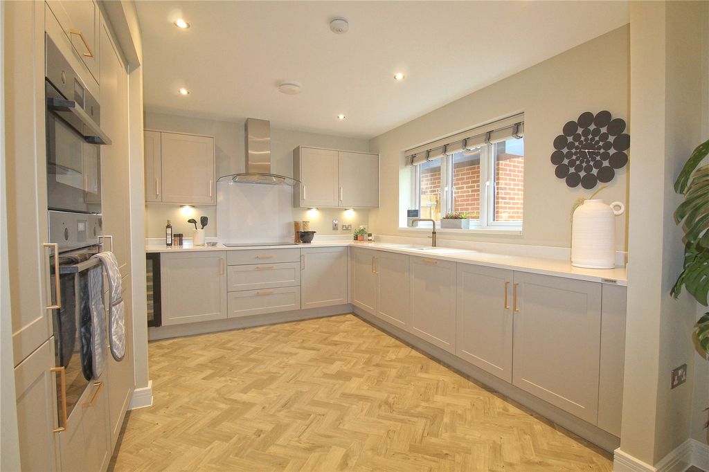 Property photo 3 of 26 Picture No. 10