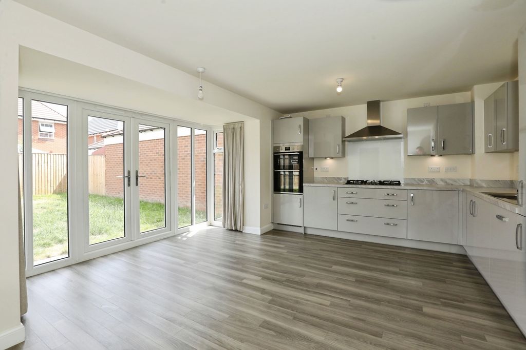 Property photo 3 of 18 Pbox-Img.Jpg