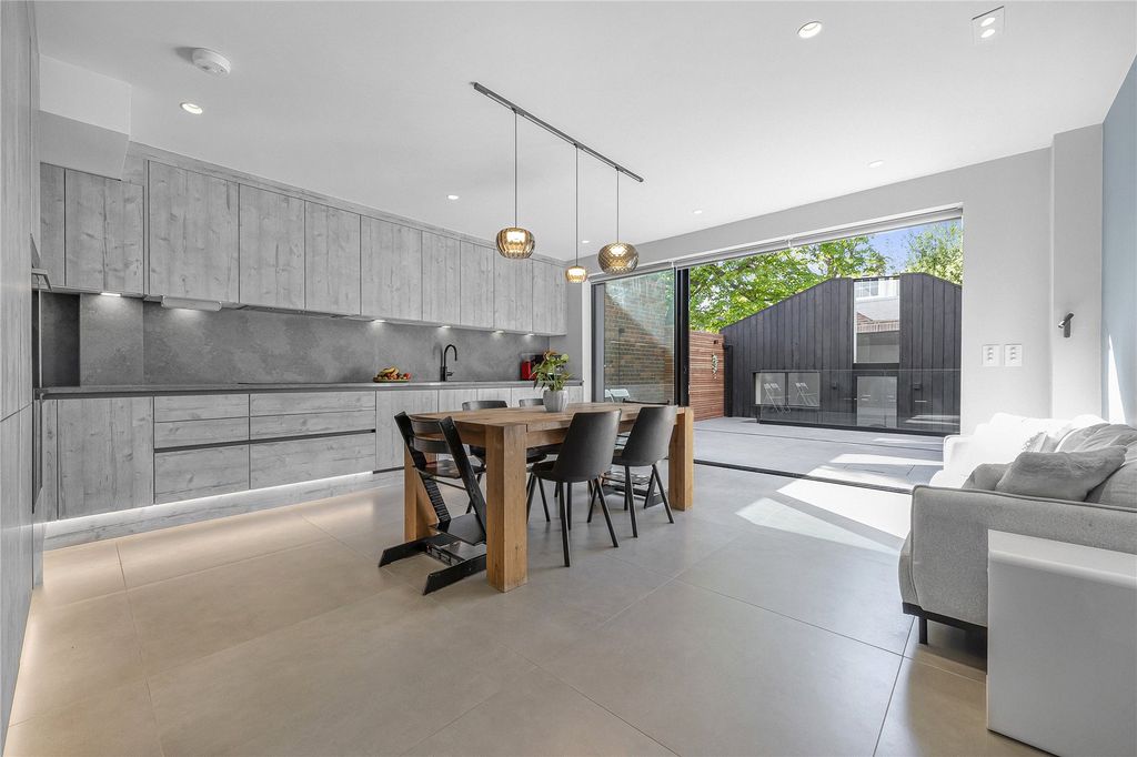 Property photo 1 of 21 Dining Area/Kitchen