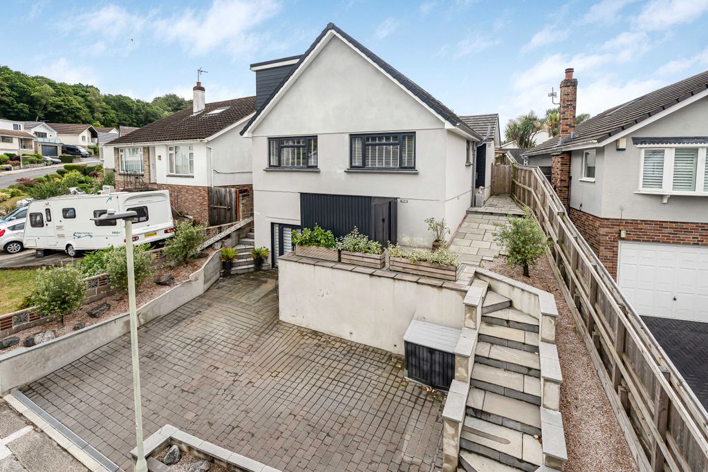 Property photo 1 of 35