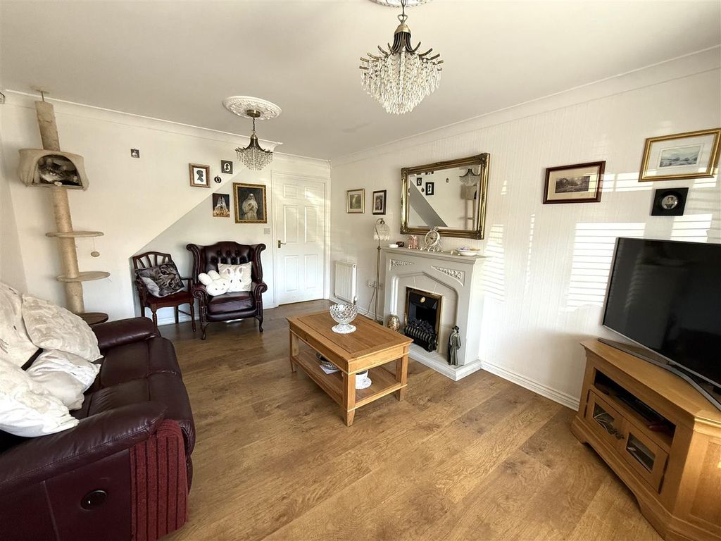 Property photo 3 of 23 146 Lbw Loun.Jpeg