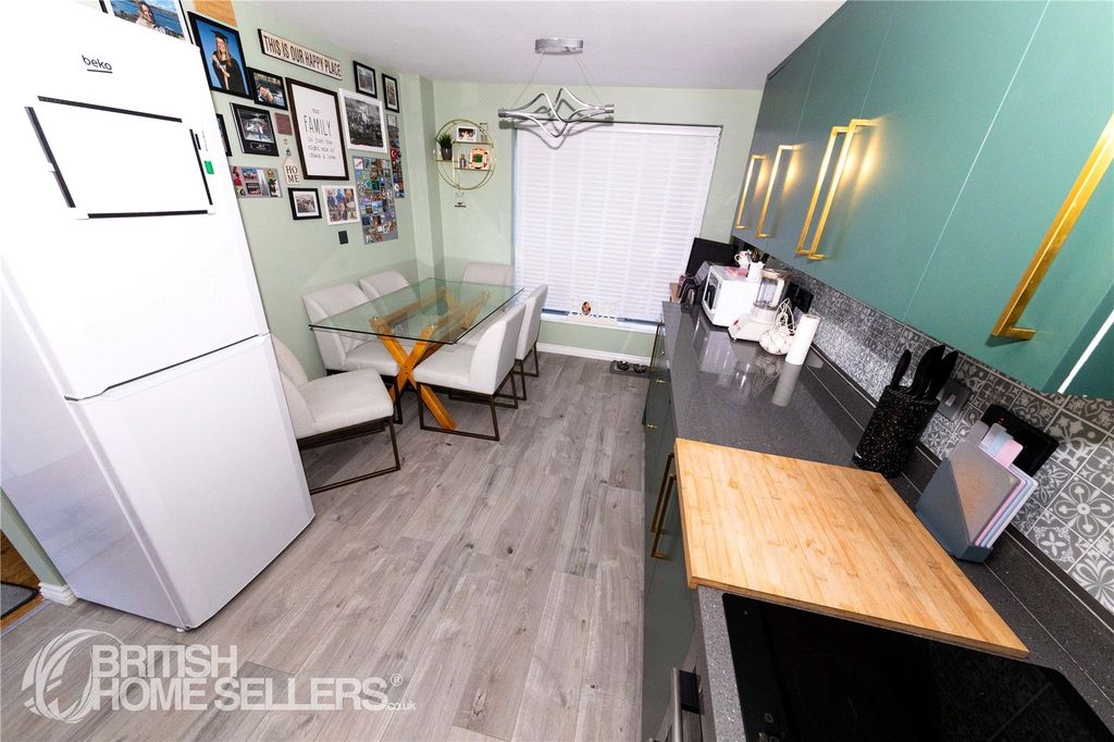 Property photo 3 of 39 Picture No. 37