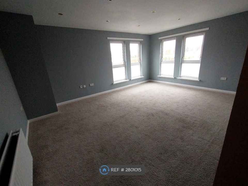 Property photo 3 of 15 Living/Dining Room