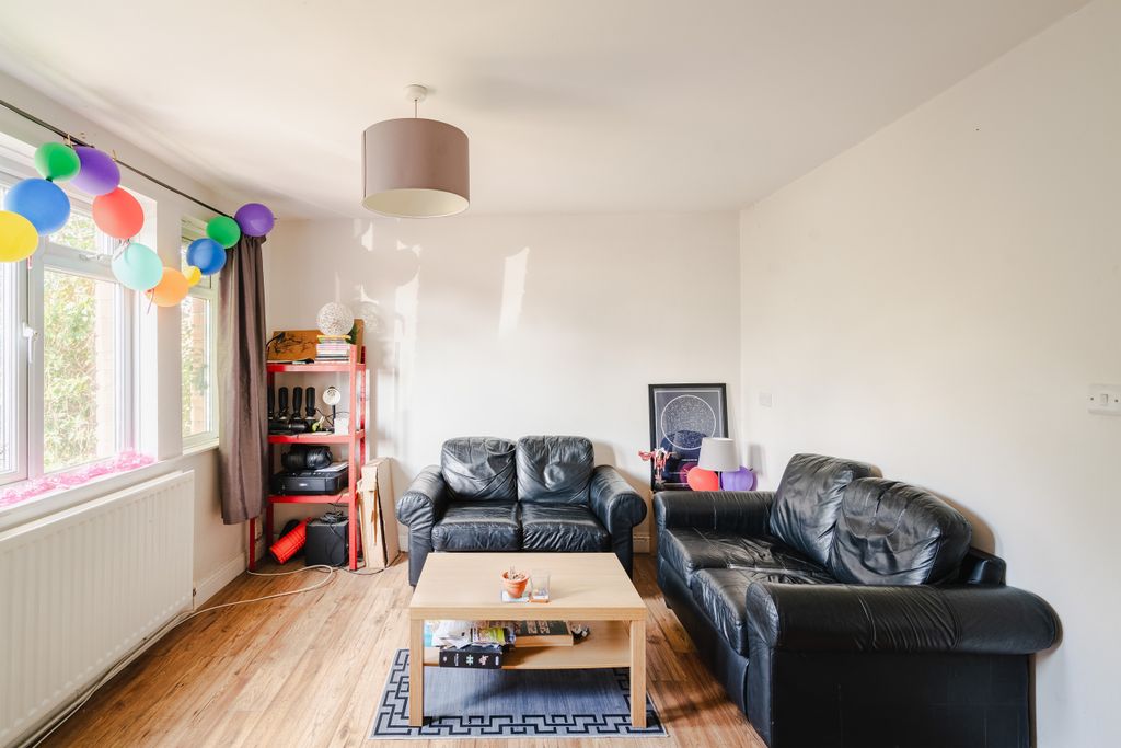 Property photo 2 of 21 28