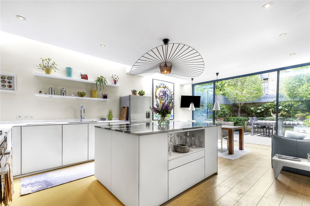 Property photo 2 of 18 Picture No. 19