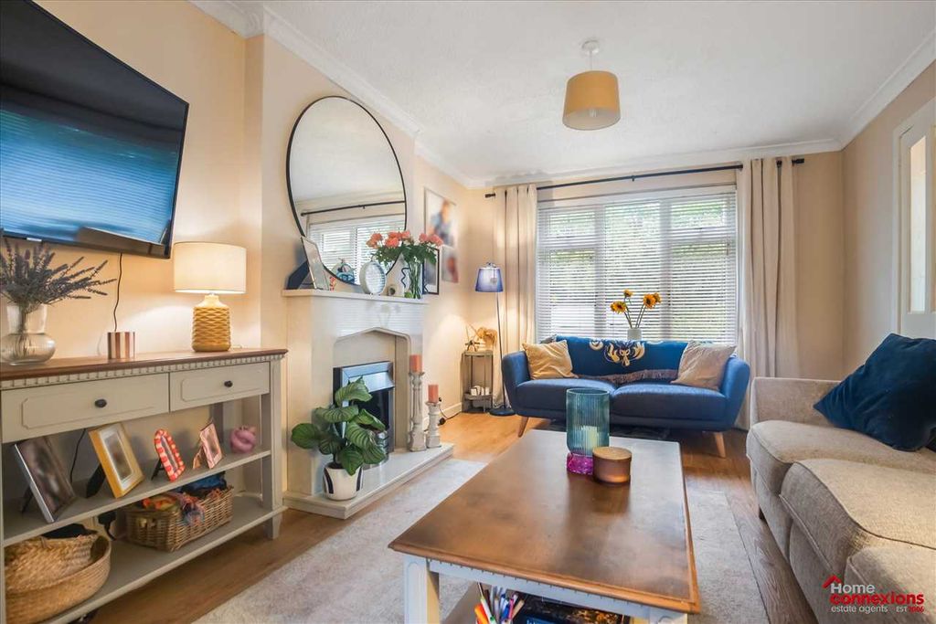 Property photo 2 of 26 Lounge (1)