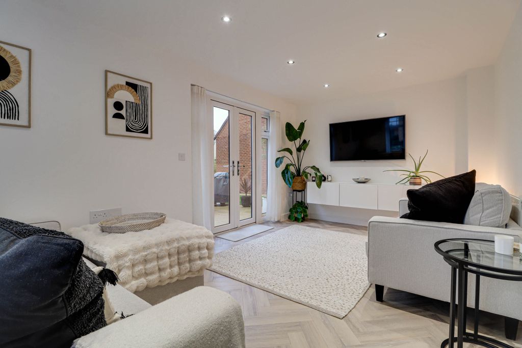 Property photo 2 of 21 Reception Room