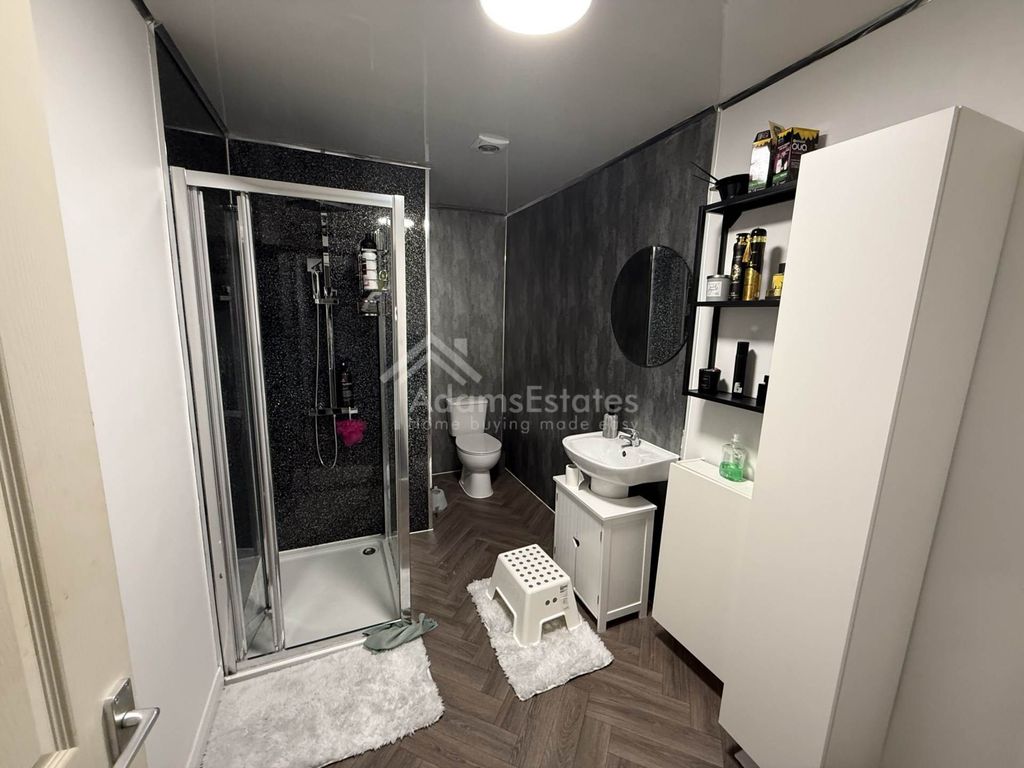 Property photo 3 of 5