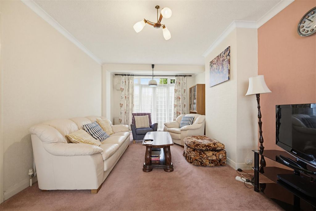 Property photo 3 of 28