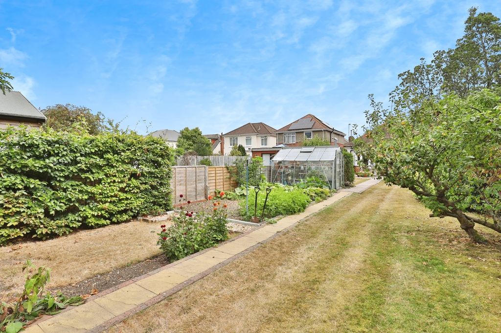 Property photo 2 of 16 Photo