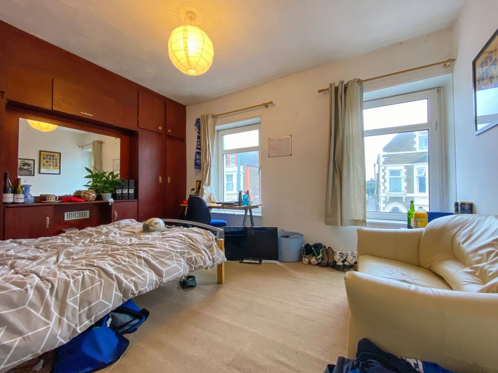 Property photo 3 of 11
