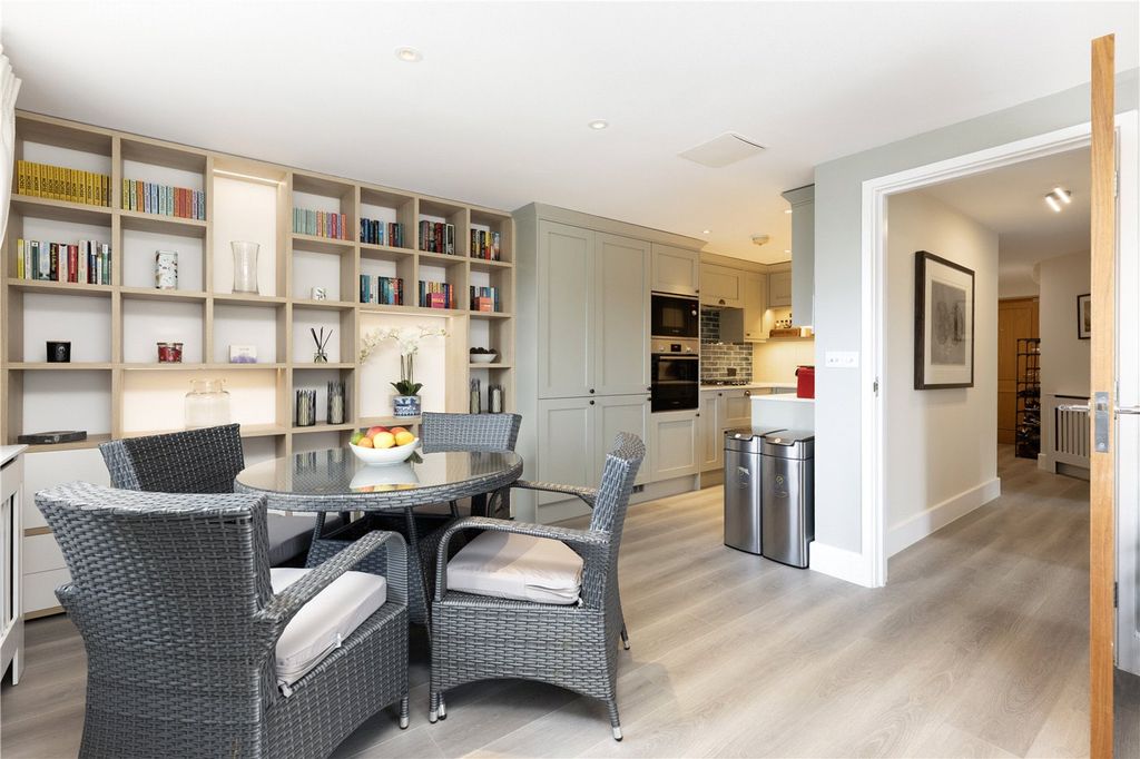 Property photo 2 of 8 Picture No. 07