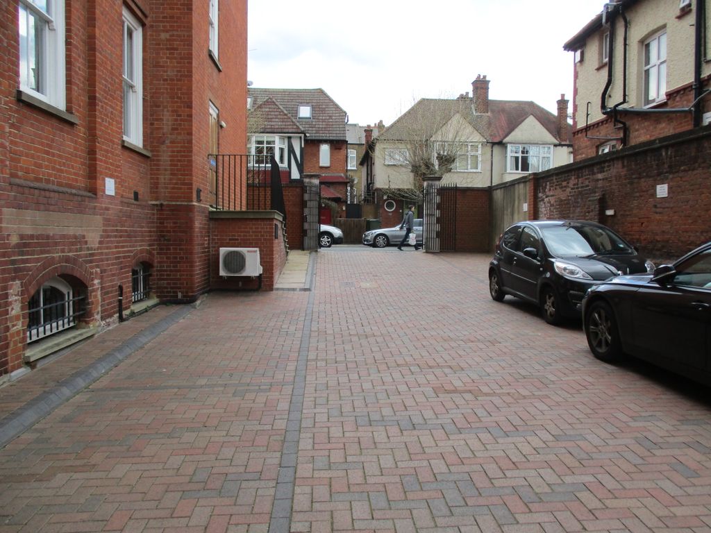 Property photo 3 of 4