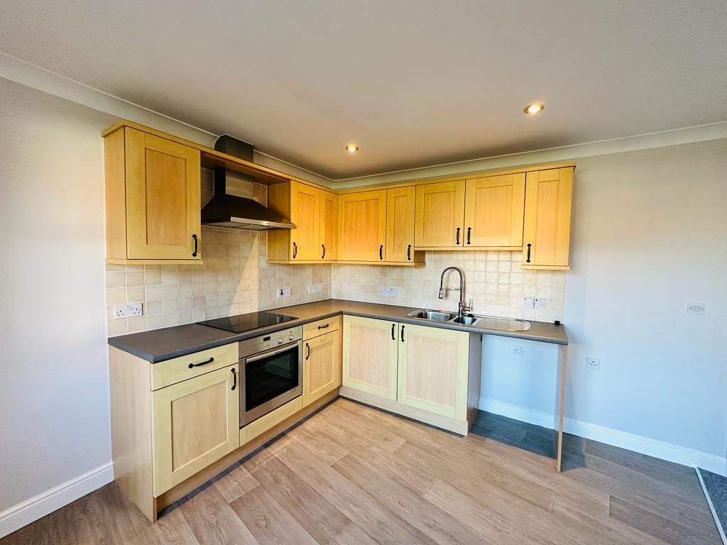 Property photo 3 of 6 Kitchen