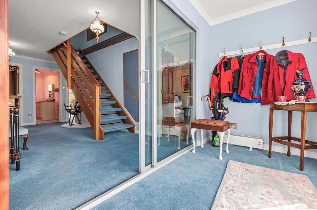 Property photo 2 of 22