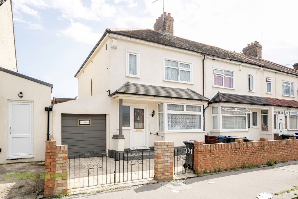 Property photo 1 of 16 1A36d666-6151-413...