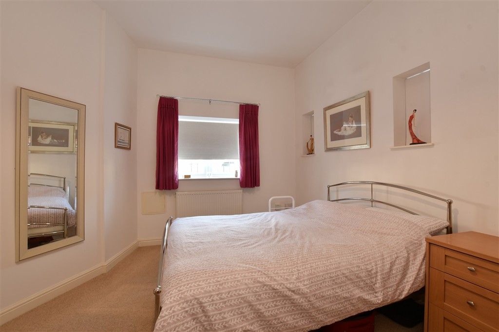 Property photo 1 of 8 Bedroom 1