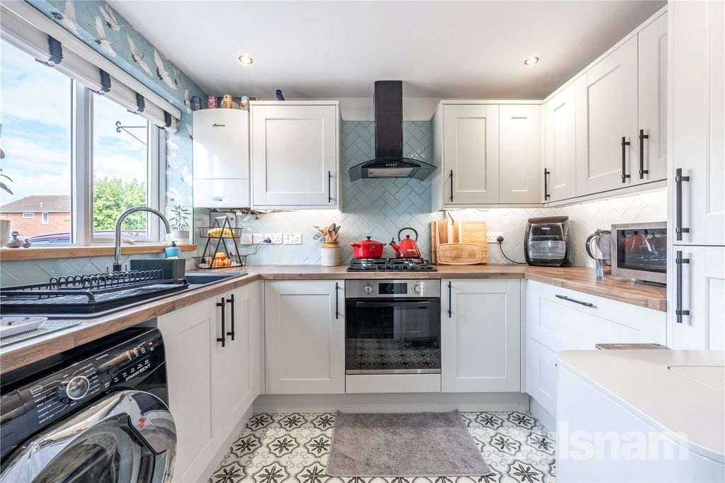 Property photo 3 of 16 Picture No. 02