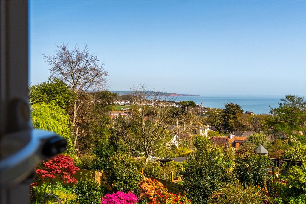 Property photo 3 of 22 Views