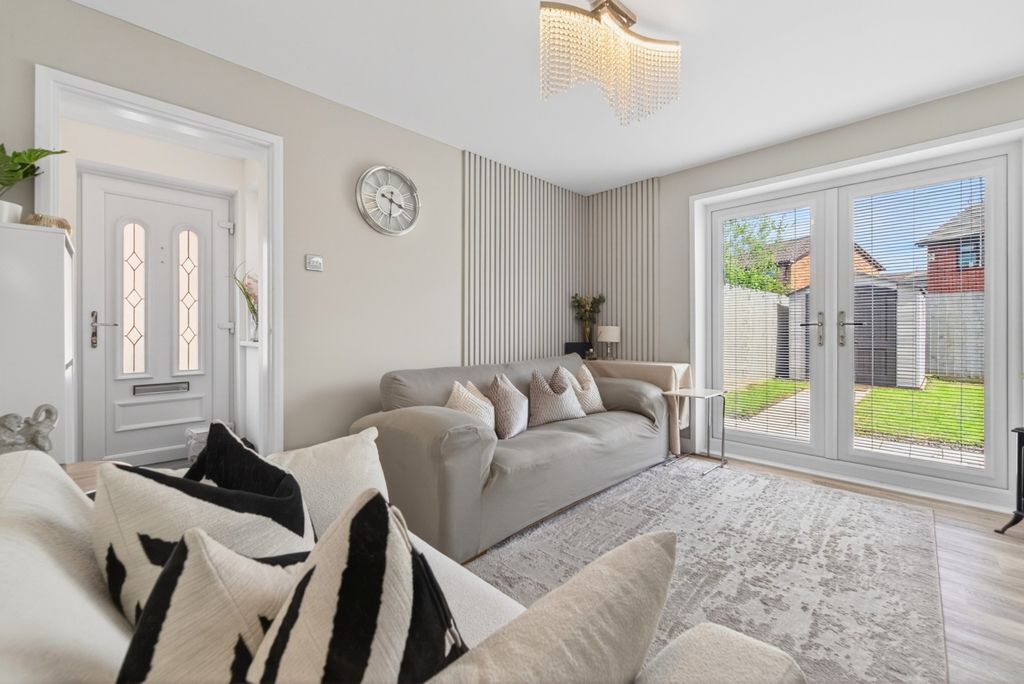 Property photo 2 of 27 5170634