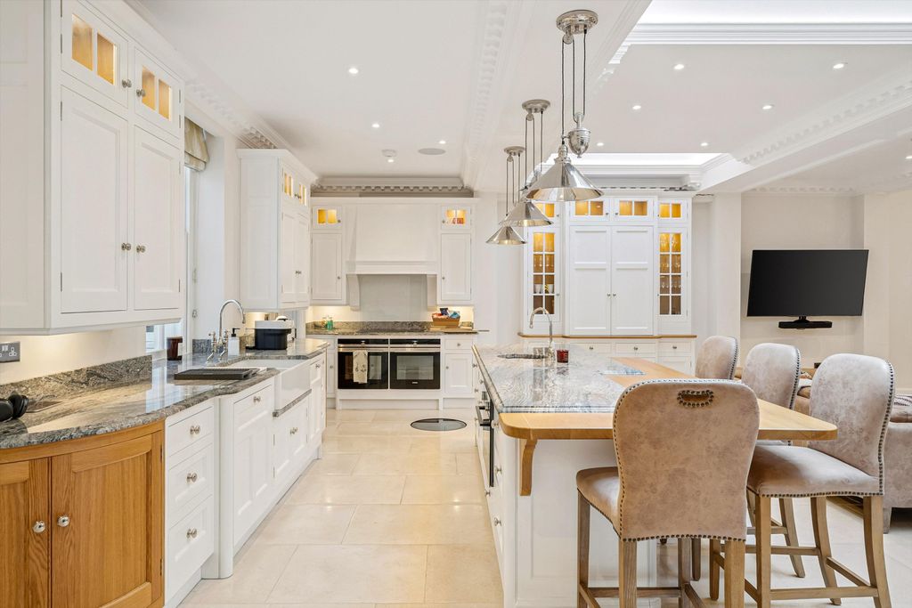 Property photo 2 of 24 Image