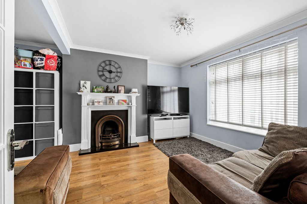 Property photo 2 of 27