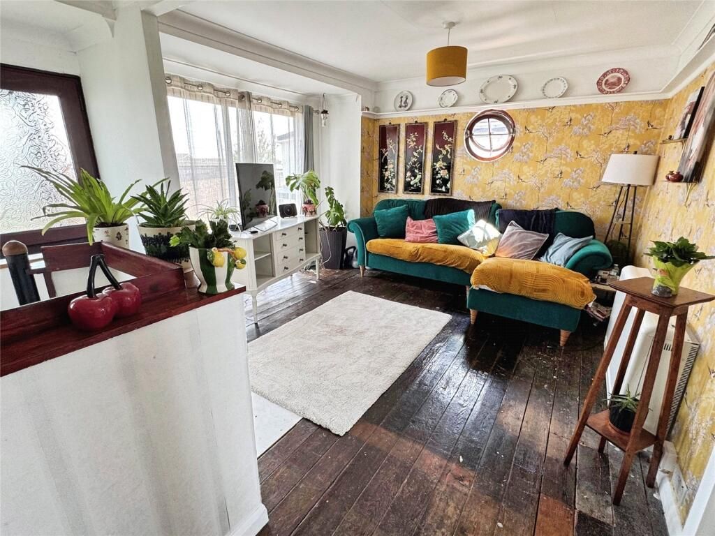 Property photo 2 of 12