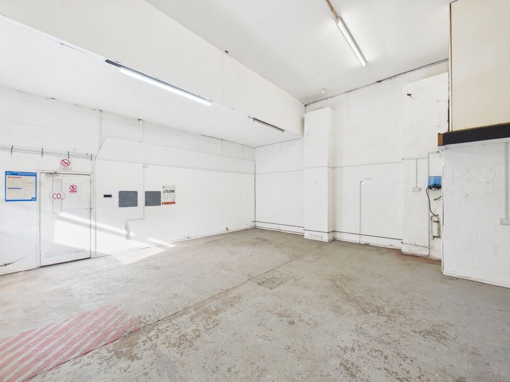 Property photo 3 of 12 Photo 5