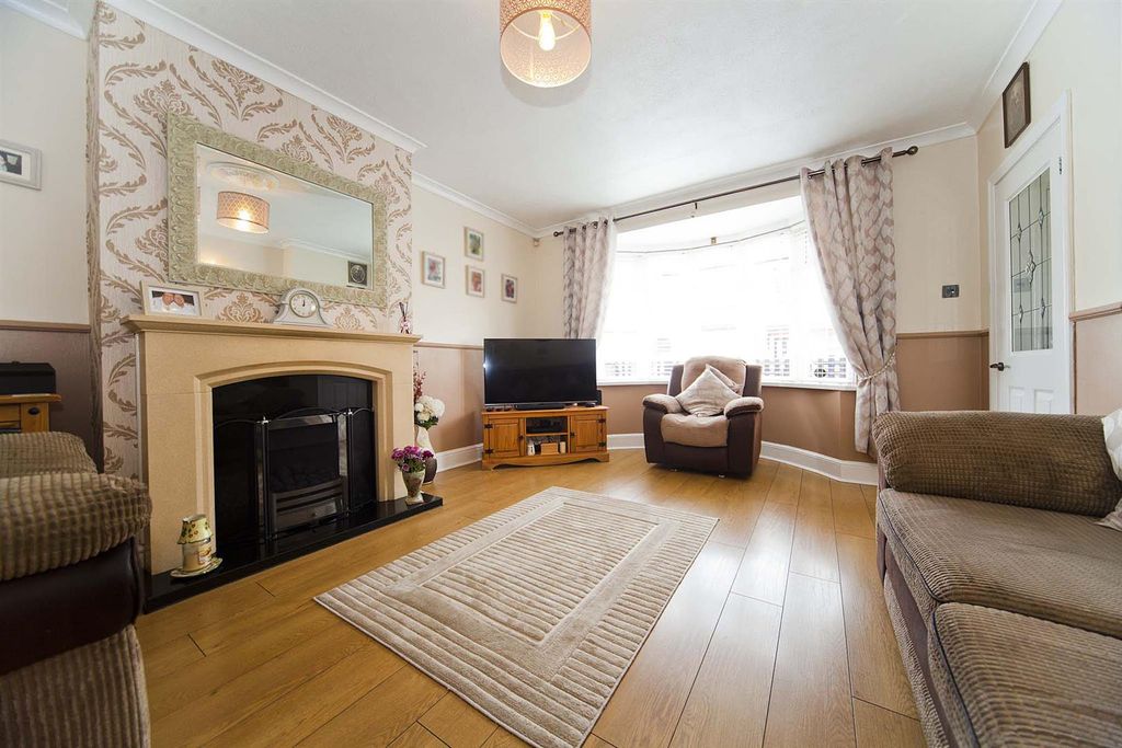 Property photo 3 of 25