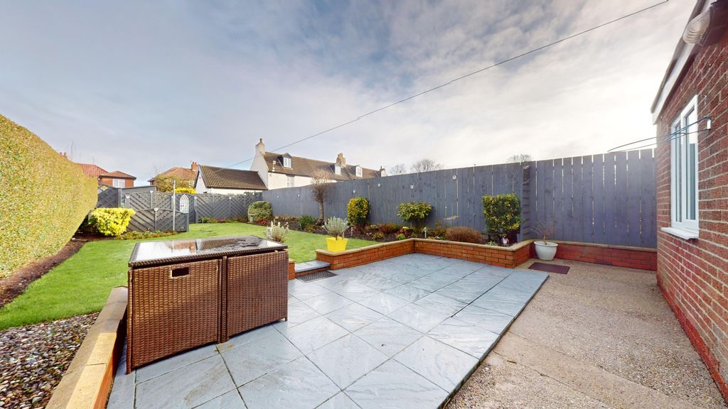 Property photo 1 of 51 3831061