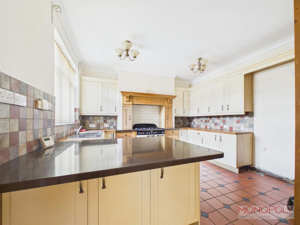 Property photo 3 of 27 Cam03815G0-Pr0454-Still005.Jpg
