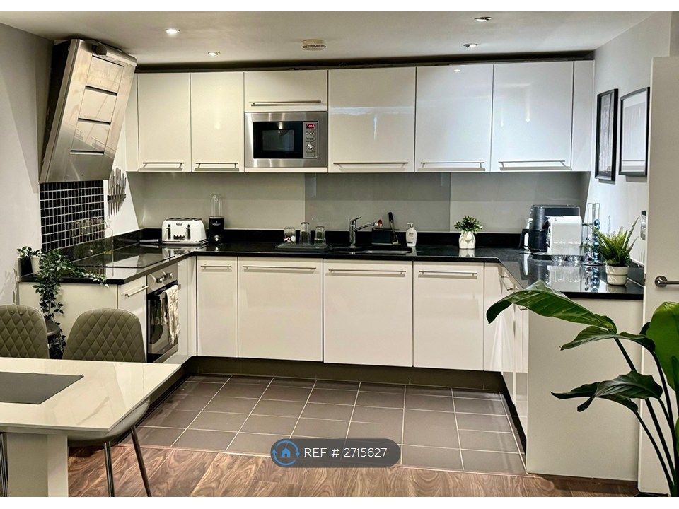 Property photo 3 of 14 Kitchen